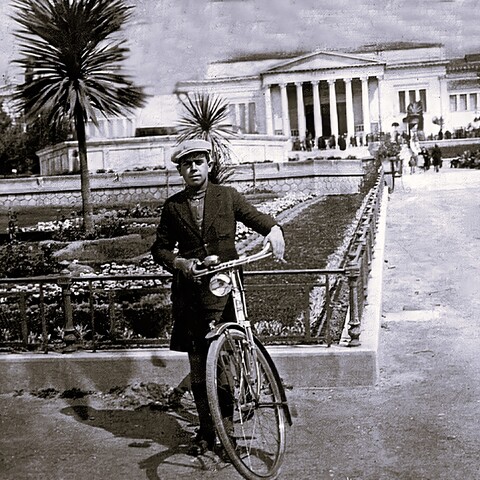 1948 ο Πατέρας μου στο Αεροδρόμιο Ελευσίνας